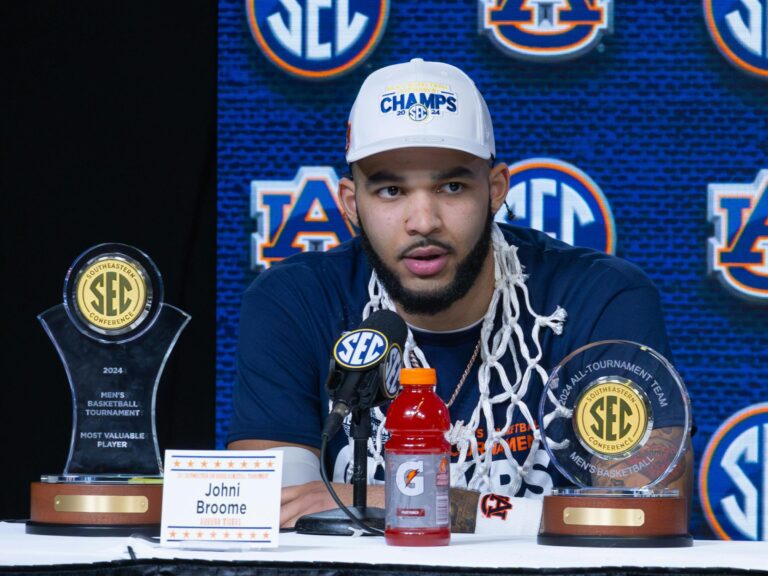 Congratulations: Auburn Tigers Basketball Program Achieves Milestone with Denver’s Jones’ Coveted Derrick Fountain Boogie Flanagan Award Win