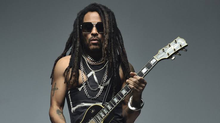 Renowned rock star Lenny Kravitz was reportedly involved in a serious car crash late Wednesday evening.
