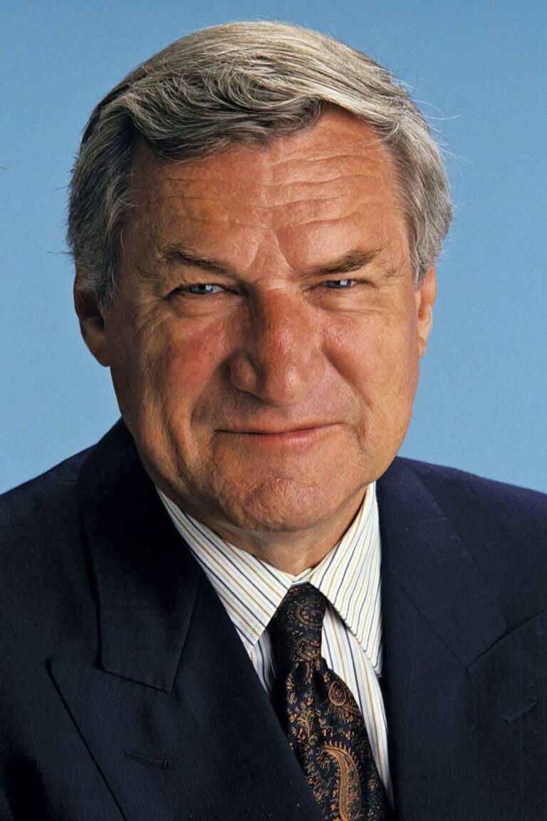 Date Announced! Emotional Tribute: Netflix to Release Documentary Honoring Legendary Tar Heels Coach Dean Smith