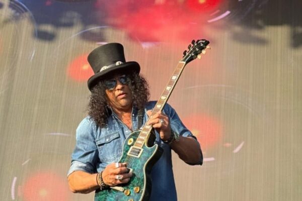 Guns N’ Roses landed in Aarhus at Eskelunden on June 29, 2025, as part of their “Because What You Want & What You Get Are Two Completely Different Things” European tour.