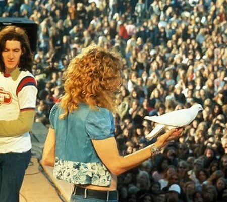 In 1973, during Led Zeppelin’s electrifying performance in San Francisco, a moment of unexpected beauty unfolded—one that would become etched in rock history.