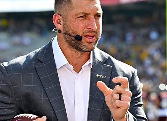 Gators Stun College Football World as Legendary Icon Tim Tebow Officially Returns as Associate Coach