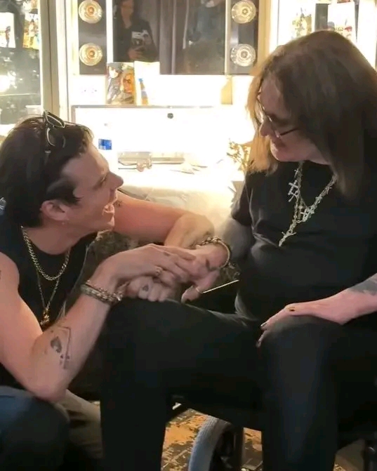 YUNGBLUD On His Relationship with OZZY OSBOURNE: “Ozzy Was Always Really My North Star.”  After meeting for the first time in 2022, YUNGBLUD and Ozzy Osbourne seemed to bond instantly, forging a powerful friendship that lasted until Ozzy’s passing in July 2025. In a heartfelt interview with Loudwire Nights, YUNGBLUD opened up about his deep connection with the rock legend, describing Ozzy not just as a friend, but as a guiding force in his career and life.  “I’ve known Kelly for years,” YUNGBLUD shared. “Me and Kelly really got on because we’re quite loud, we’re quite boisterous and we’re quite naughty, so me and Kelly have known each other for years. And I remember I had an idea for [the song] ‘The Funeral’ that I was like, I want Kelly to run me over in a car and someone was like, ‘Who was that,’ and she would just say, ‘I don’t know, it’s just some poser.’”  That tongue-in-cheek moment sparked his introduction to Ozzy. “From the first time I met him, Ozzy just got me,” YUNGBLUD continued. “He saw the chaos, the energy, and instead of being scared of it, he celebrated it. That meant everything to me.”  YUNGBLUD described late-night conversations with Ozzy about music, rebellion, and staying true to yourself in an industry that often tries to shape you. “Ozzy was always really